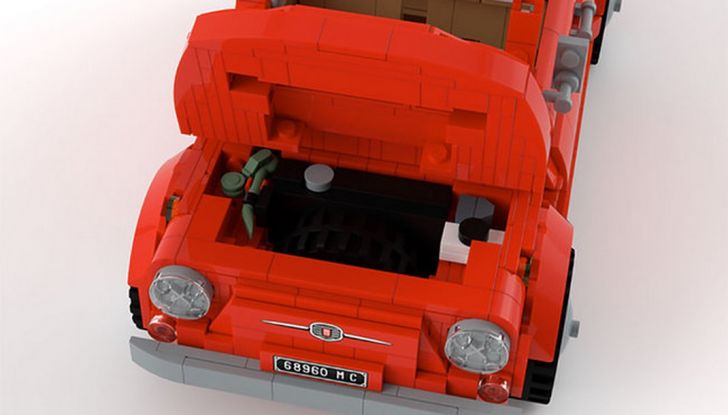 Fiat 500 in mattoncini LEGO, bagagliaio.