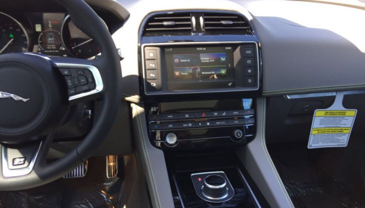 Il SUV Jaguar F-PACE AWD a 500 euro al mese? Magari …! - Foto 4 di 19