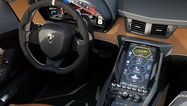 Lamborghini Centenario Roadster: una V12 da 770 CV - Foto 6 di 17