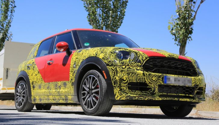 Mini Countryman 2017: le foto spia con maggiori dettagli - Foto 1 di 29