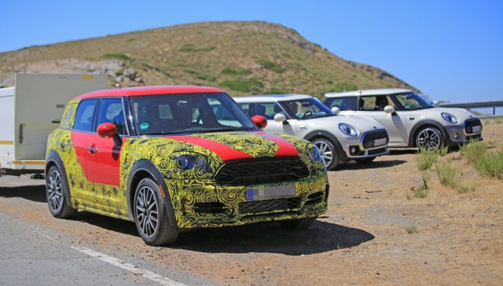 Mini Countryman 2017: le foto spia con maggiori dettagli - Foto 18 di 29