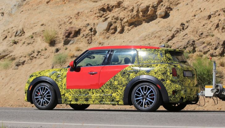 Mini Countryman 2017: le foto spia con maggiori dettagli - Foto 25 di 29