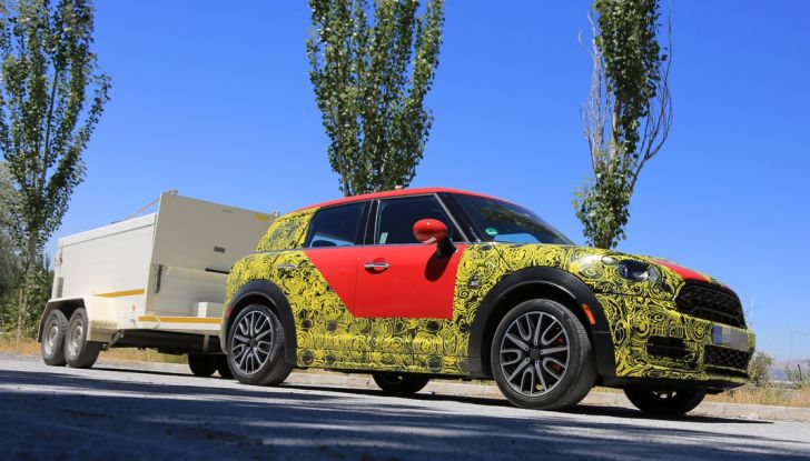 Mini Countryman 2017: le foto spia con maggiori dettagli - Foto 28 di 29