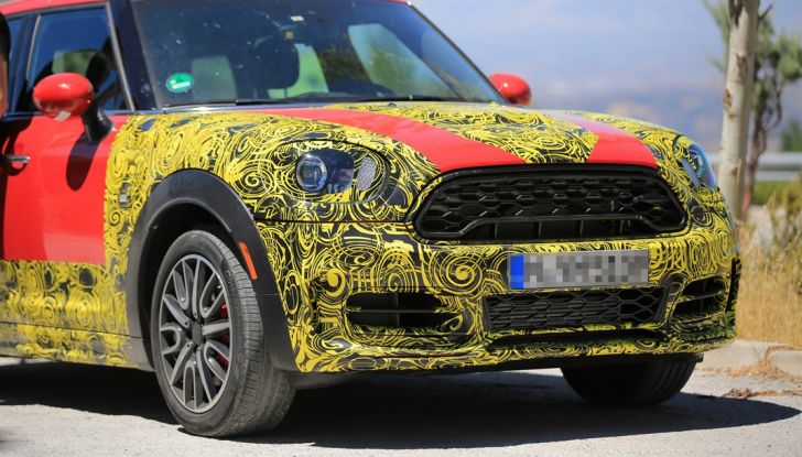 Mini Countryman 2017: le foto spia con maggiori dettagli - Foto 8 di 29