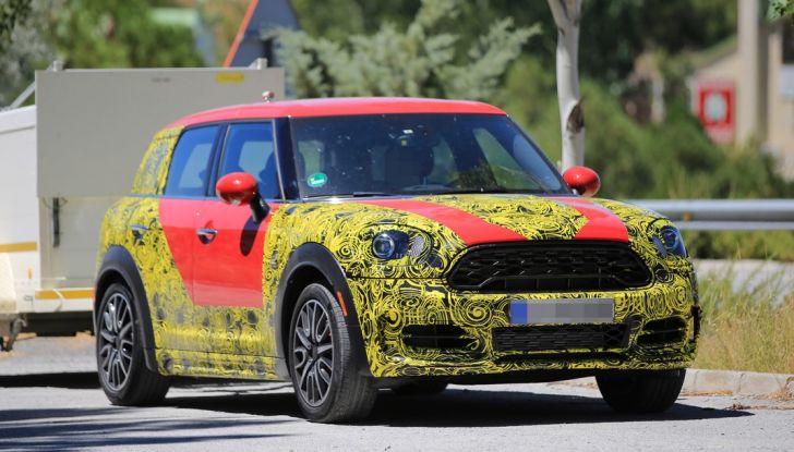 Mini Countryman 2017: le foto spia con maggiori dettagli - Foto 10 di 29
