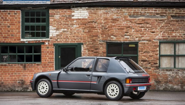 Peugeot 205 T16 è l’auto stradale che più si avvicina ad una vettura del Gruppo B - Foto 4 di 10