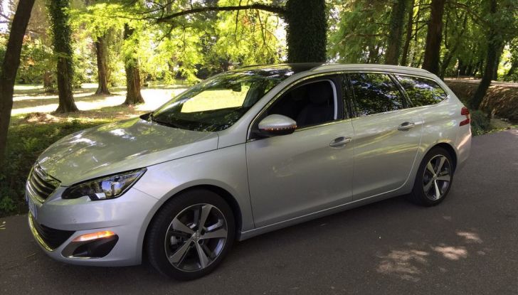 Peugeot 308​ station wagon​ BlueHDi 150 ​CV: test drive, prezzi e caratteristiche - Foto 1 di 24