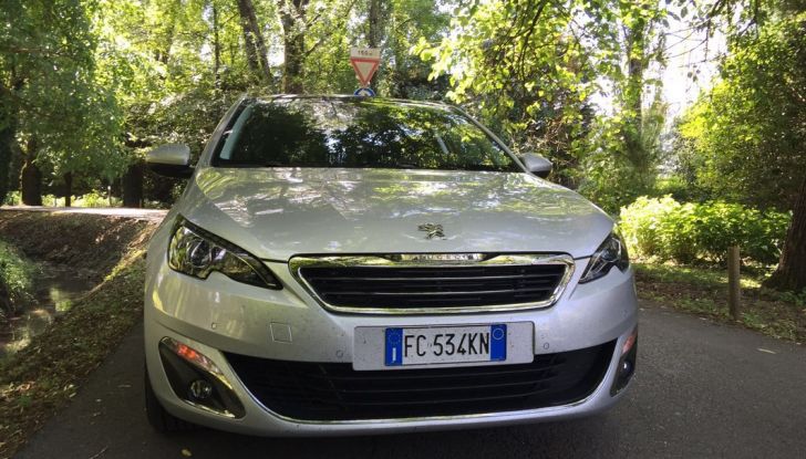 Peugeot 308​ station wagon​ BlueHDi 150 ​CV: test drive, prezzi e caratteristiche - Foto 12 di 24