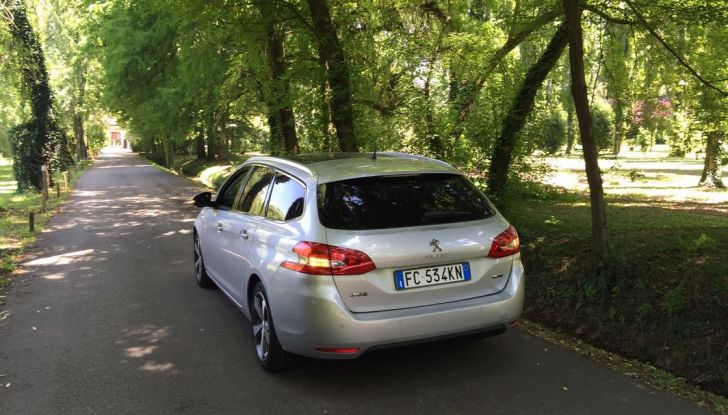 Peugeot 308​ station wagon​ BlueHDi 150 ​CV: test drive, prezzi e caratteristiche - Foto 17 di 24