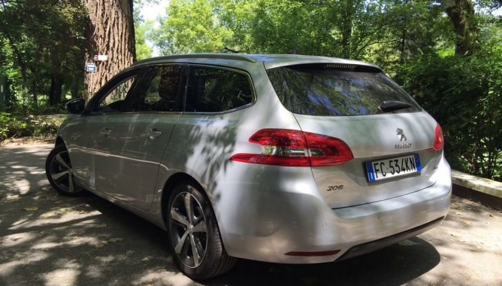 Peugeot 308​ station wagon​ BlueHDi 150 ​CV: test drive, prezzi e caratteristiche - Foto 5 di 24