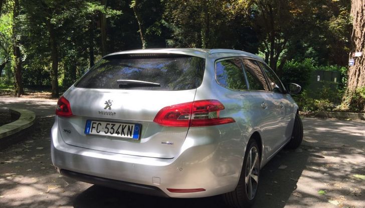 Peugeot 308​ station wagon​ BlueHDi 150 ​CV: test drive, prezzi e caratteristiche - Foto 3 di 24
