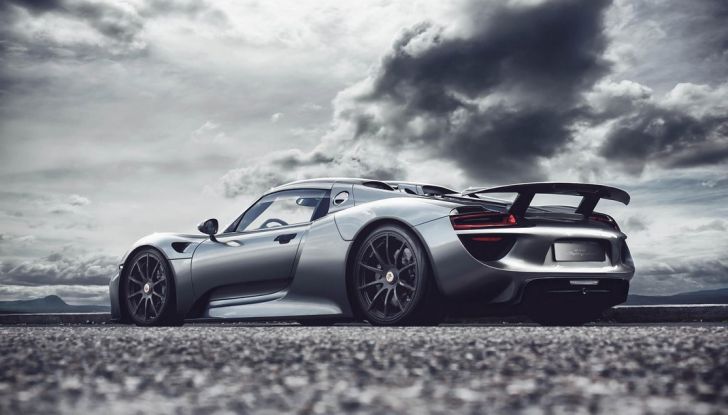 Porsche 918 Spyder: per averla c’è chi scambia un’isola - Foto 8 di 10