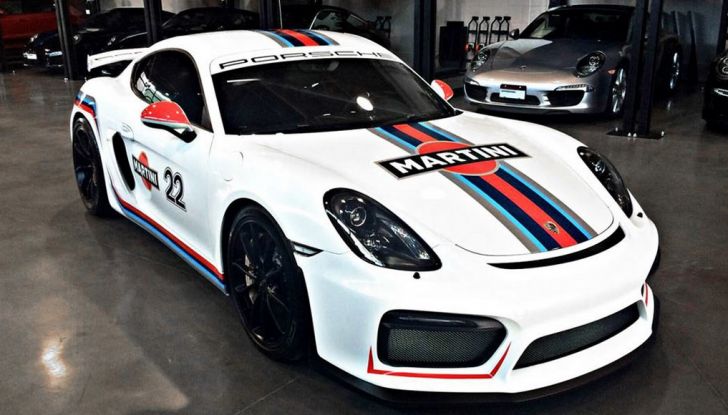 Porsche Cayman GT4 “veste” Martini - Foto 1 di 7