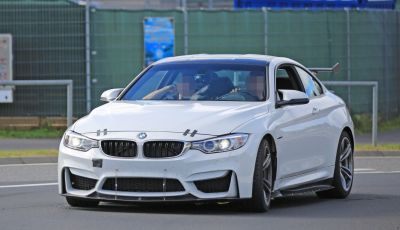 Nuova BMW M4 GTS 2017, le foto al Nurburgring di una versione estrema