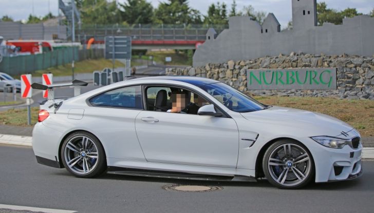 Nuova BMW M4 GTS 2017, le foto al Nurburgring di una versione estrema - Foto 4 di 23