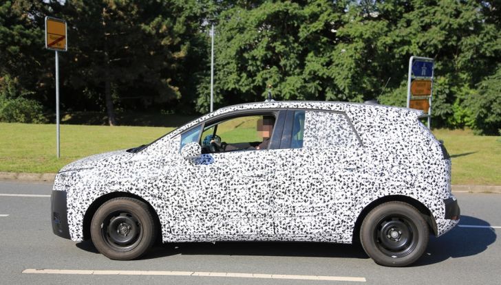 Opel Meriva 2017: le foto spia del prototipo, ora con maggiori dettagli - Foto 6 di 16