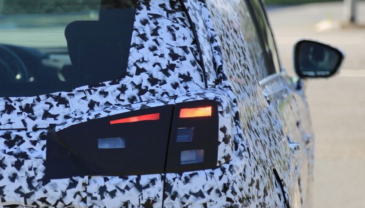 Opel Meriva 2017: le foto spia del prototipo, ora con maggiori dettagli - Foto 11 di 16