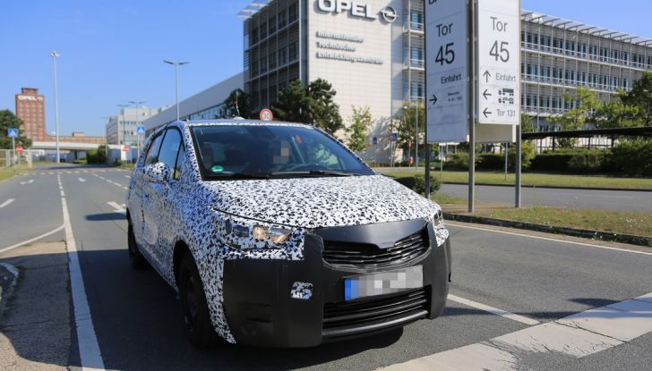 Opel Meriva 2017: le foto spia del prototipo