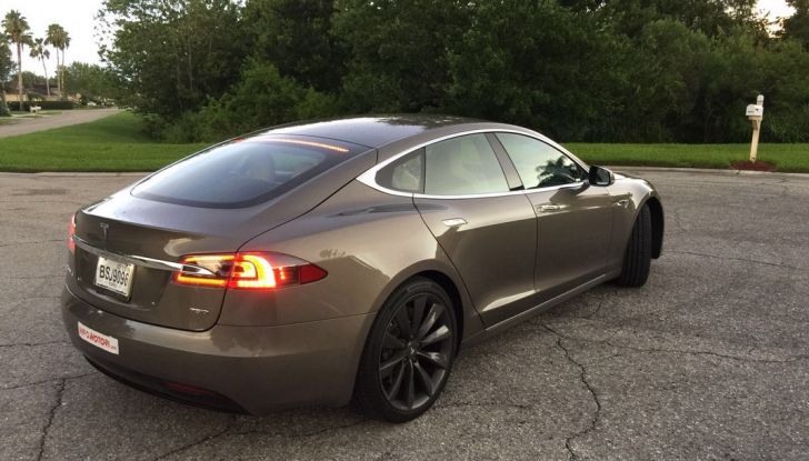 Test Drive Tesla Model S AWD Autopilota in Florida USA - Foto 12 di 20