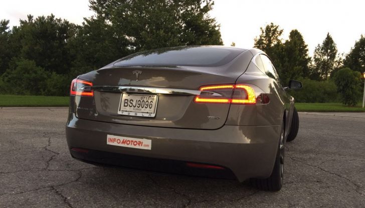 Test Drive Tesla Model S AWD Autopilota in Florida USA - Foto 14 di 20