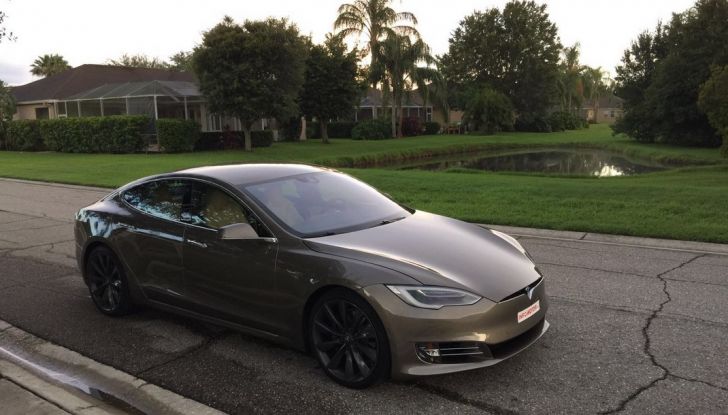 Test Drive Tesla Model S AWD Autopilota in Florida USA - Foto 6 di 20