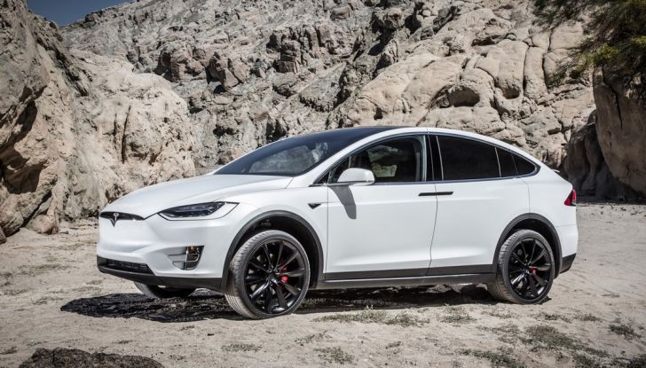 Tesla Autopilot salva un uomo portandolo in ospedale - Foto 2 di 9