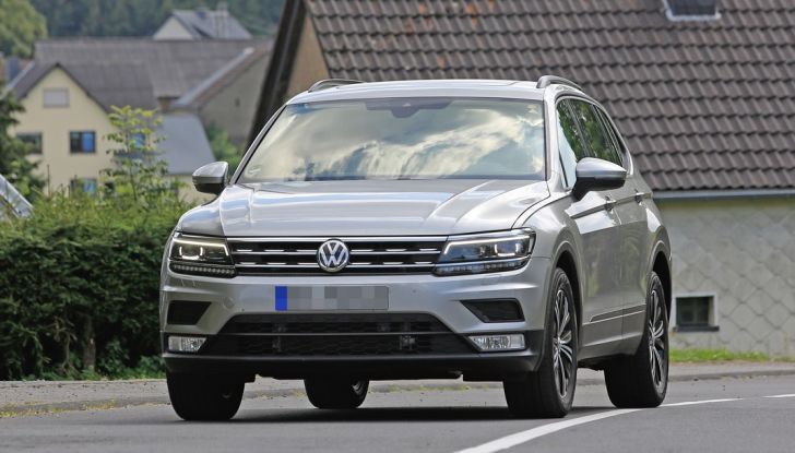 Volkswagen Tiguan XL 2017: le foto spia senza camuffamento - Foto 3 di 14
