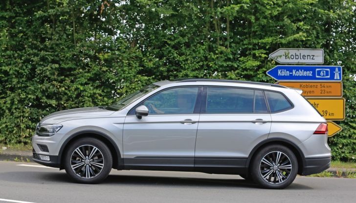 Volkswagen Tiguan XL 2017: le foto spia senza camuffamento - Foto 4 di 14