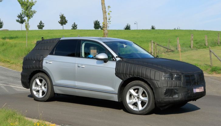 Volkswagen Touareg 2018: le prime foto spia del prototipo - Foto 10 di 16