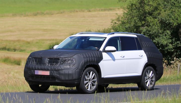 Volkswagen Crossblue: le foto spia del SUV durante i test in Germania - Foto 1 di 9