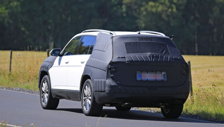 Volkswagen Crossblue: le foto spia del SUV durante i test in Germania - Foto 9 di 9