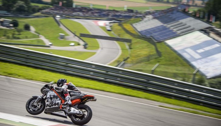 MotoGP 2016, Austria: trionfano le Ducati di Iannone e Dovizioso, Rossi quarto - Foto 3 di 11