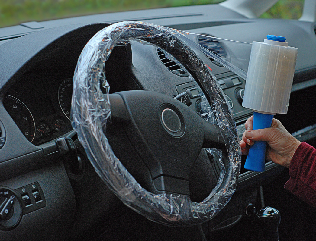 Come proteggere il volante dell'auto dall'usura - Infomotori