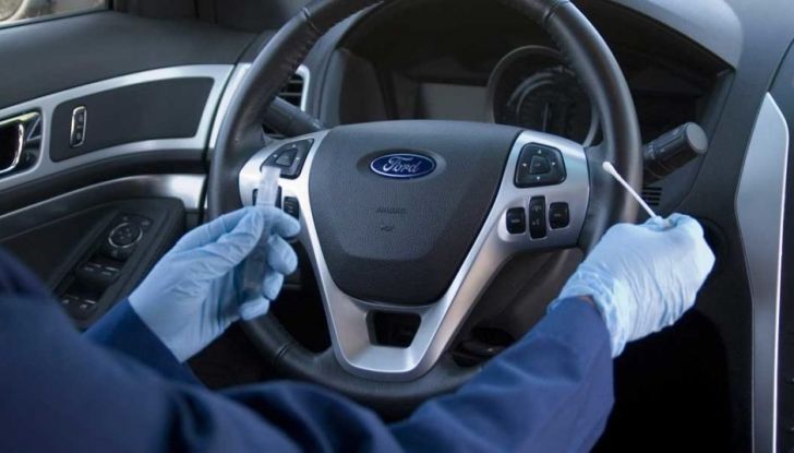 Come proteggere il volante dell’auto dall’usura - Foto 2 di 6