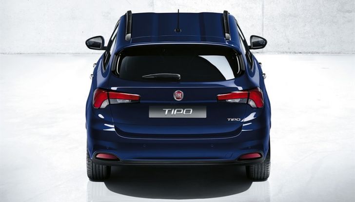 Fiat tipo sw posteriore dall'alto.