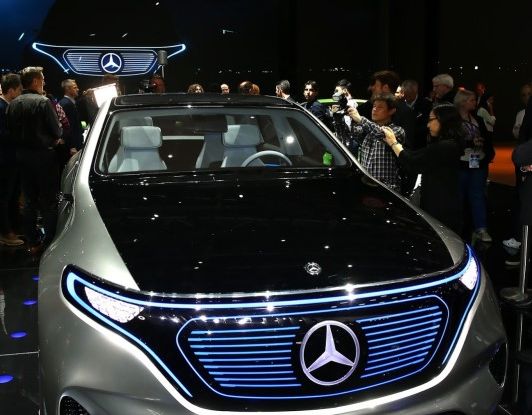 Mercedes Generation EQ al Salone di Parigi 2016 - Foto 1 di 24