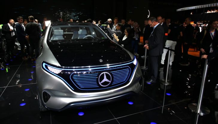 Mercedes Generation EQ al Salone di Parigi 2016 - Foto 13 di 24