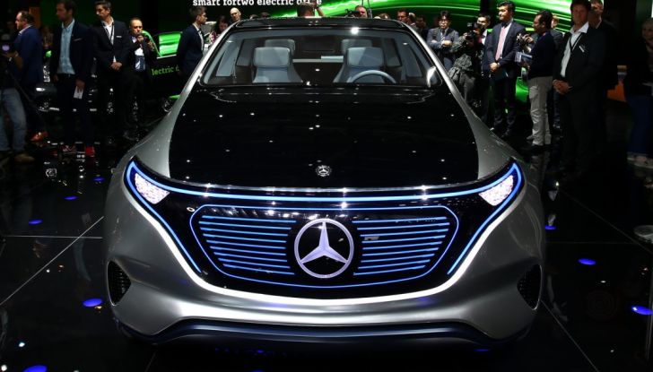 Mercedes Generation EQ al Salone di Parigi 2016 - Foto 14 di 24