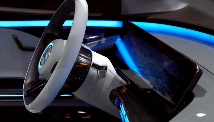 Mercedes Generation EQ al Salone di Parigi 2016 - Foto 15 di 24