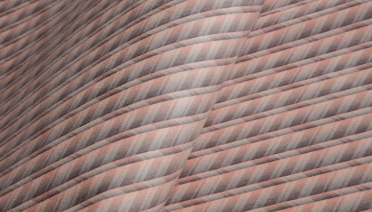 Come pulire gli interni in Alcantara® di un’auto - Foto 3 di 11