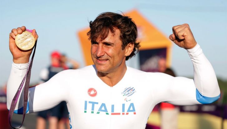 Alex Zanardi vince la terza medaglia d’oro a Rio con la Handbike - Foto 3 di 10
