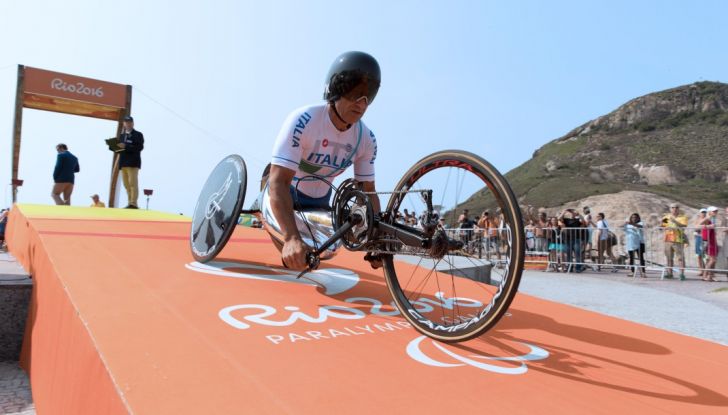 Alex Zanardi vince la terza medaglia d’oro a Rio con la Handbike - Foto 2 di 10