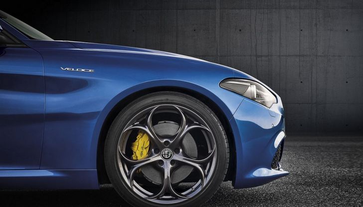 Alfa Romeo Giulia Veloce al Salone dell'Auto di Parigi 2016 dettaglio ruota(3)