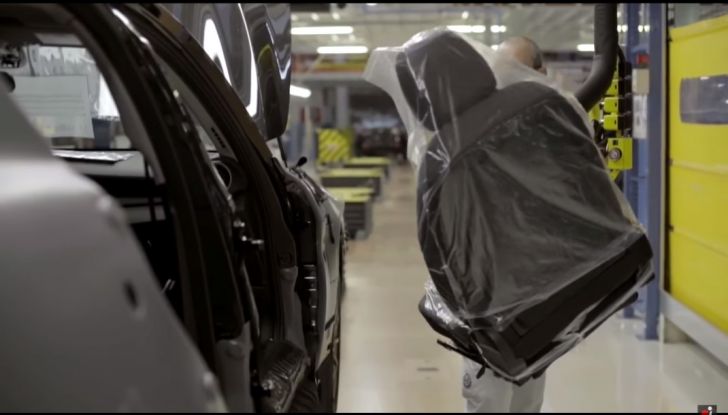 Alfa Romeo Stelvio: la versione definitiva in un video promo FCA - Foto 1 di 7