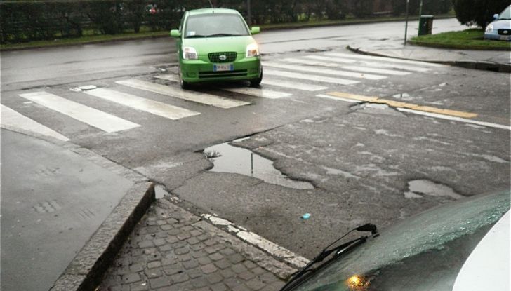 Come chiedere un risarcimento al comune per danni alla propria auto - Foto 2 di 8