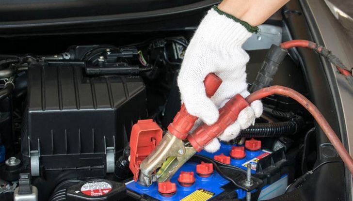 Come far ripartire l’auto con i cavi - Foto 4 di 6