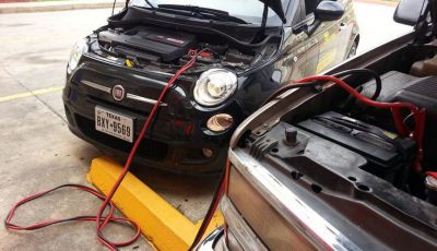 Come far ripartire l’auto con i cavi