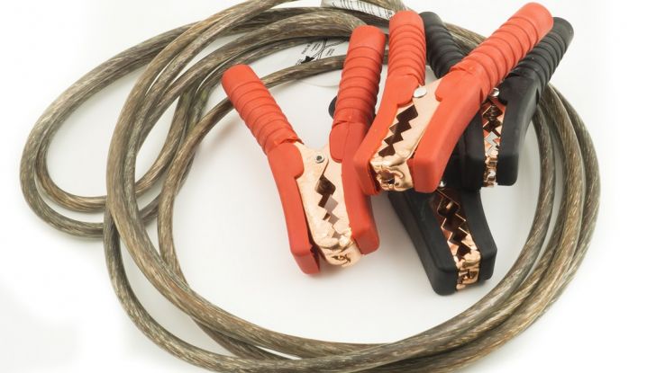 Come far ripartire l’auto con i cavi - Foto 3 di 6