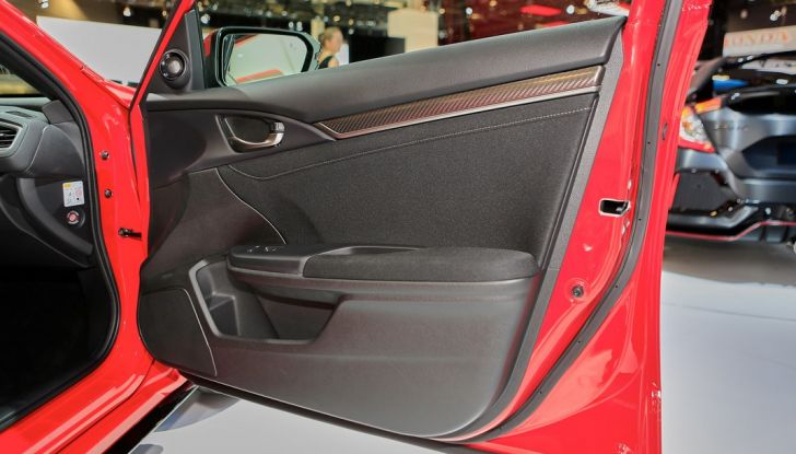 Nuova Honda Civic, apertura porta.