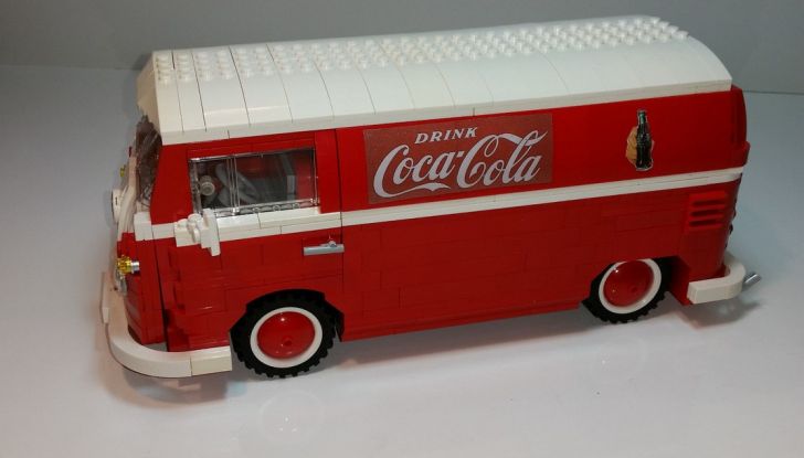 Volkswagen Bulli, il pullmino hippie ha ora un erede - Foto 5 di 10